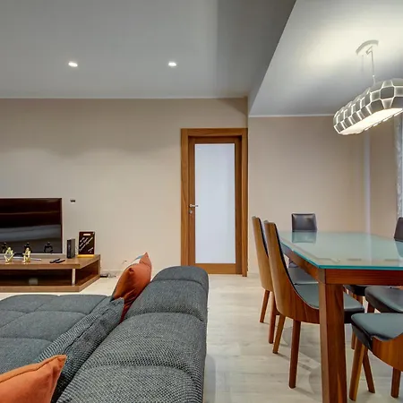 Beautiful 3br Maisonette With Rooftop Terrace By 360 Estates