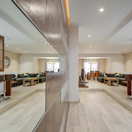 公寓 Beautiful 3br Maisonette With Rooftop Terrace By 360 Estates
