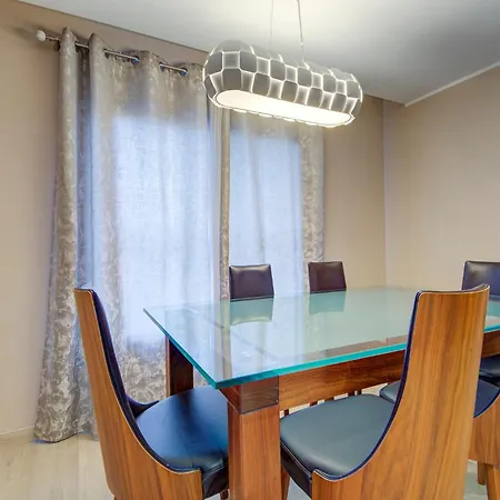 公寓 Beautiful 3br Maisonette With Rooftop Terrace By 360 Estates 纳克萨