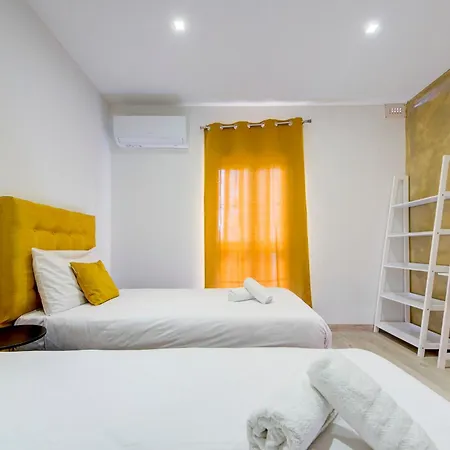 Beautiful 3br Maisonette With Rooftop Terrace By 360 Estates 纳克萨