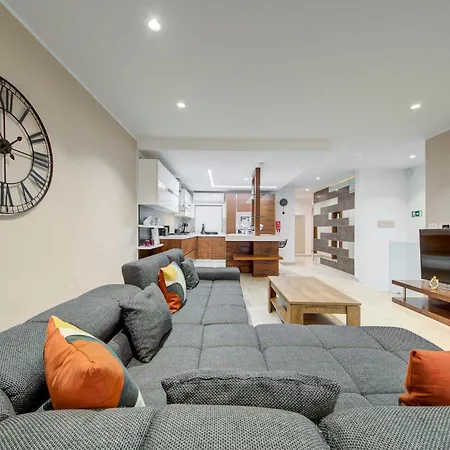 Beautiful 3br Maisonette With Rooftop Terrace By 360 Estates Appartement