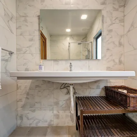 Beautiful 3br Maisonette With Rooftop Terrace By 360 Estates